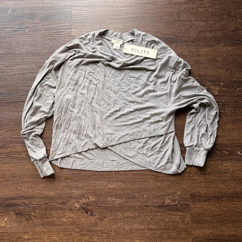 Yelete Ribbed Knit Top Gray Size Small Soft Stretch Layering Top NWT Small
